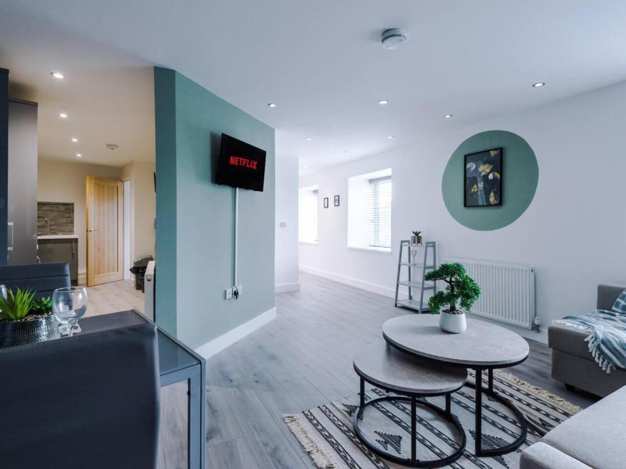 The Ecclesian Deluxe Apartments Near Trafford Centre Eccles Train Station مانشستر المظهر الخارجي الصورة