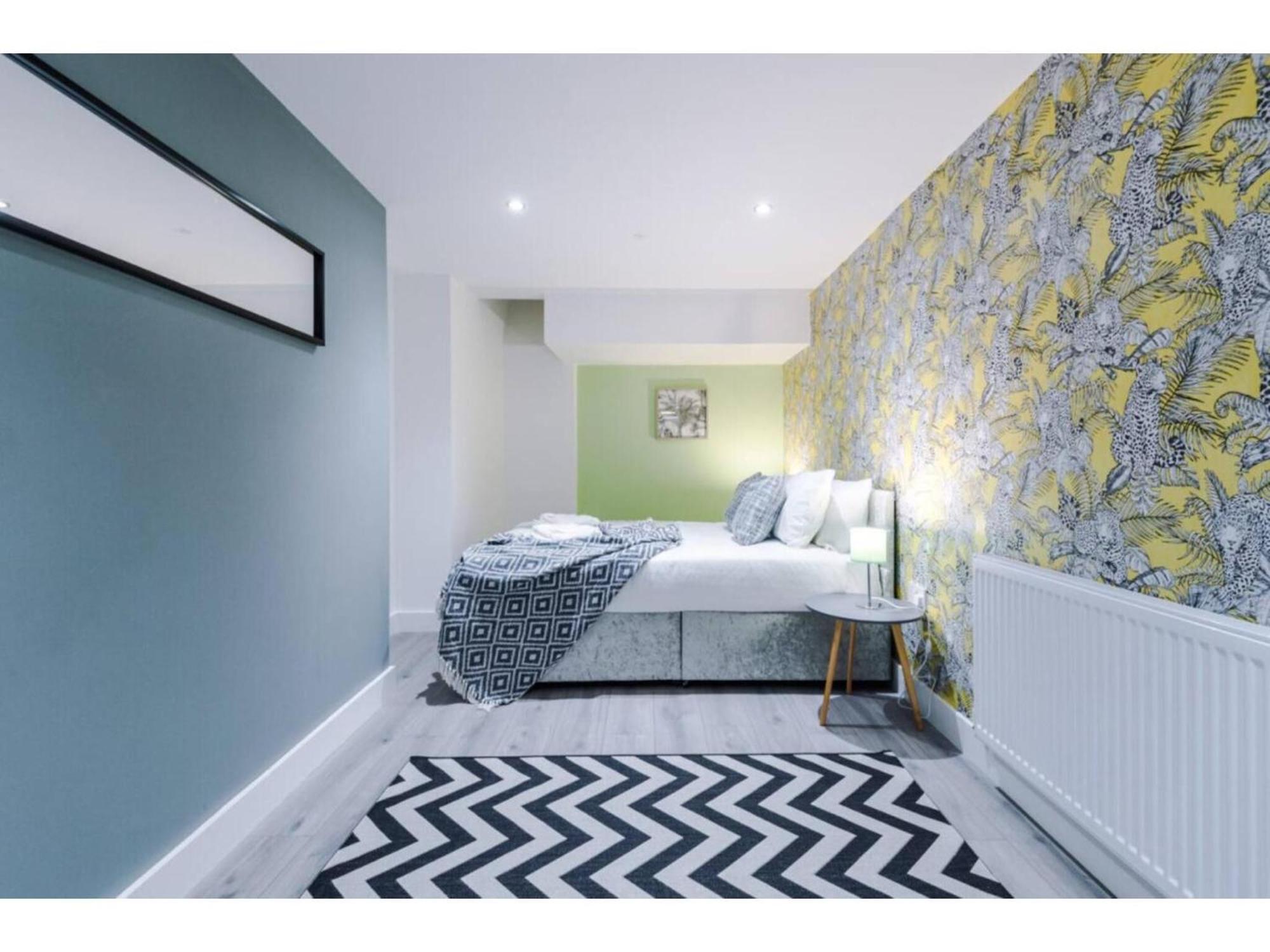 The Ecclesian Deluxe Apartments Near Trafford Centre Eccles Train Station مانشستر المظهر الخارجي الصورة