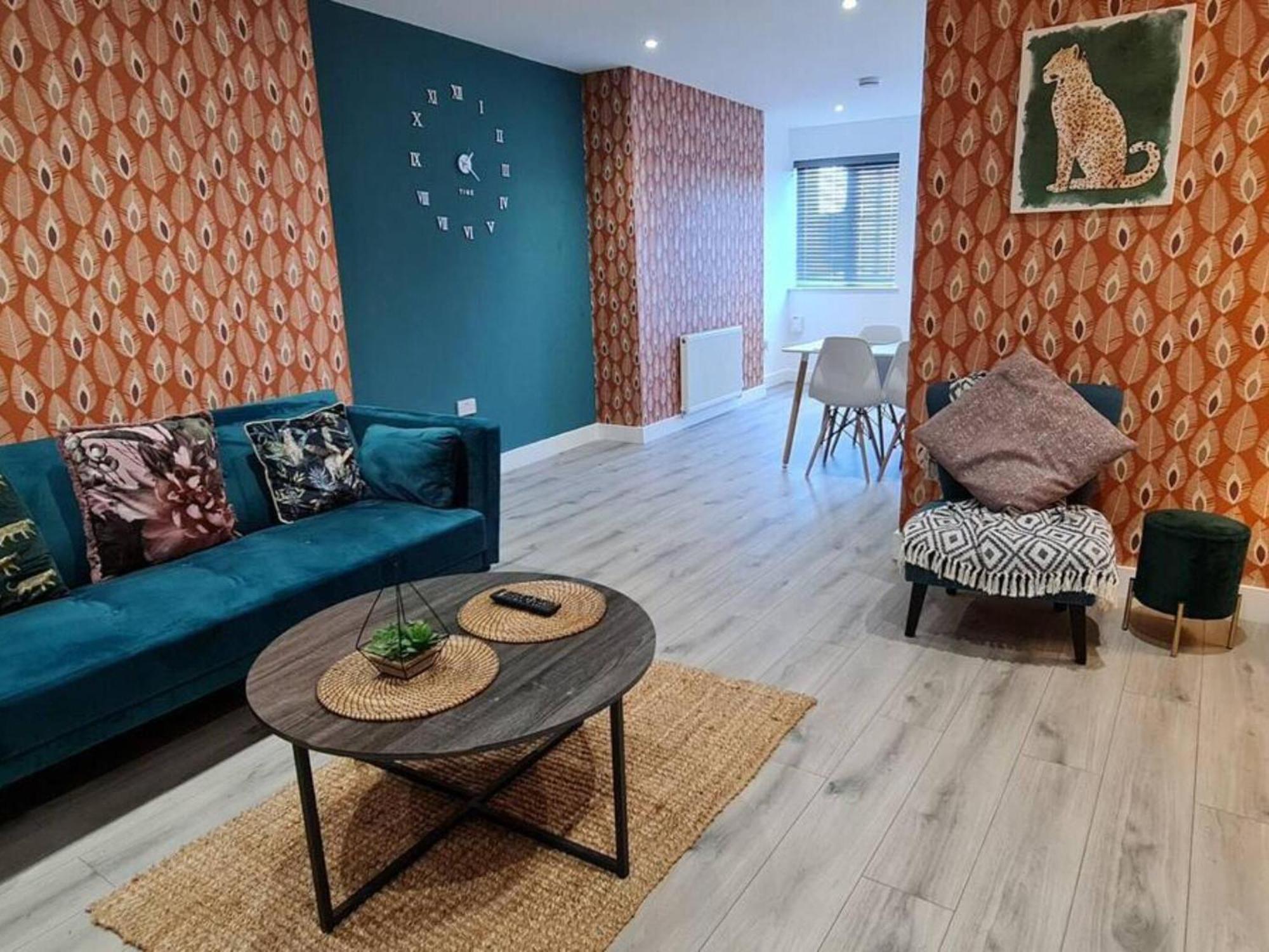 The Ecclesian Deluxe Apartments Near Trafford Centre Eccles Train Station مانشستر المظهر الخارجي الصورة