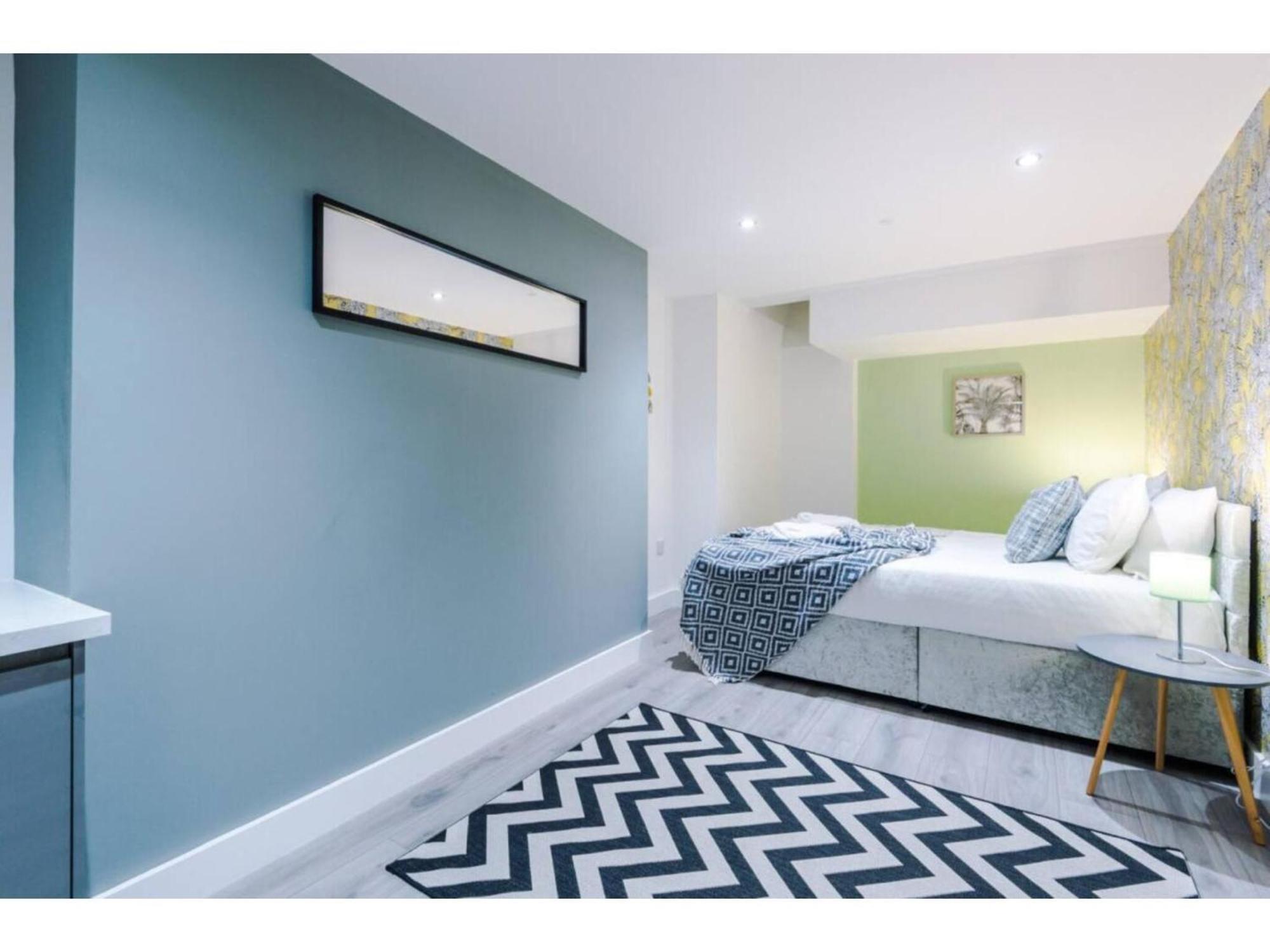 The Ecclesian Deluxe Apartments Near Trafford Centre Eccles Train Station مانشستر المظهر الخارجي الصورة