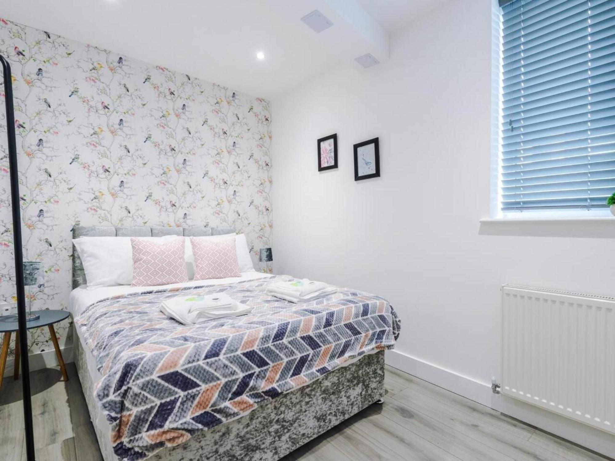 The Ecclesian Deluxe Apartments Near Trafford Centre Eccles Train Station مانشستر المظهر الخارجي الصورة