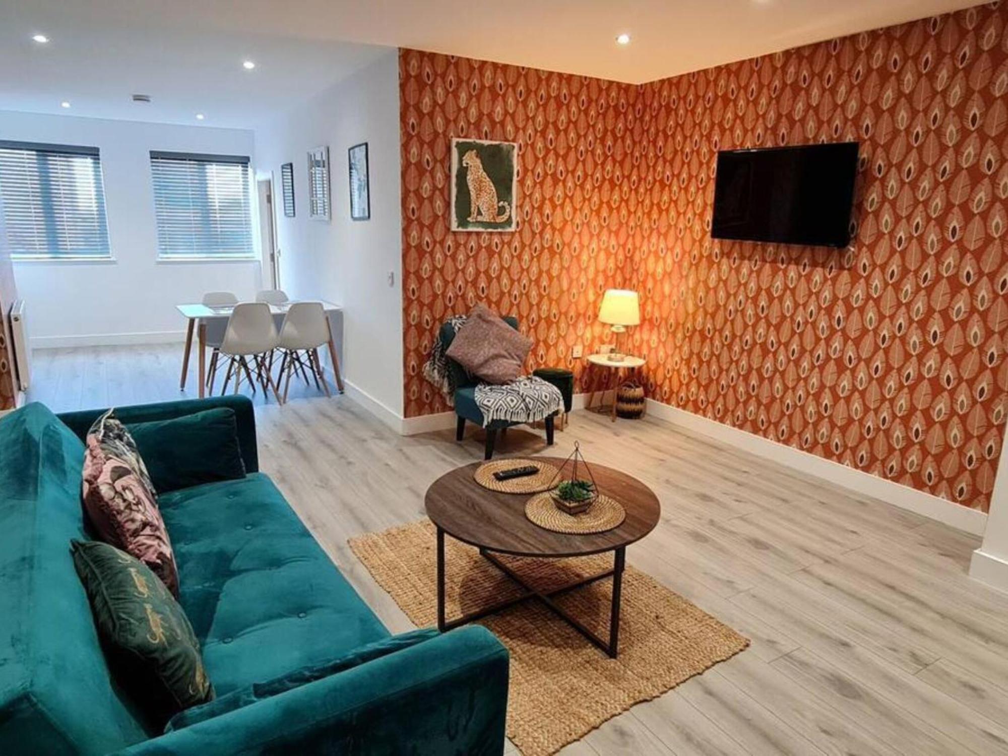 The Ecclesian Deluxe Apartments Near Trafford Centre Eccles Train Station مانشستر المظهر الخارجي الصورة