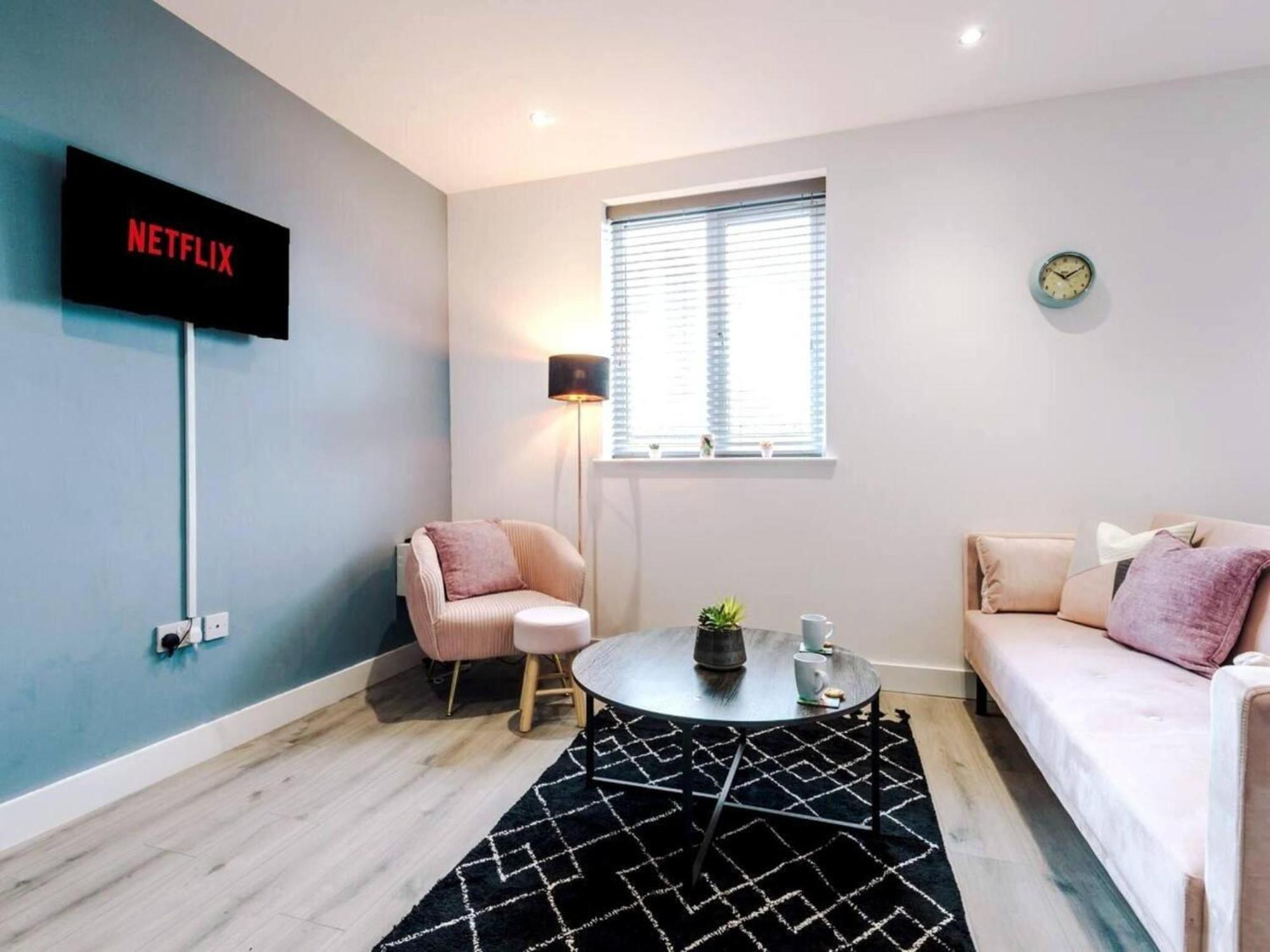 The Ecclesian Deluxe Apartments Near Trafford Centre Eccles Train Station مانشستر المظهر الخارجي الصورة