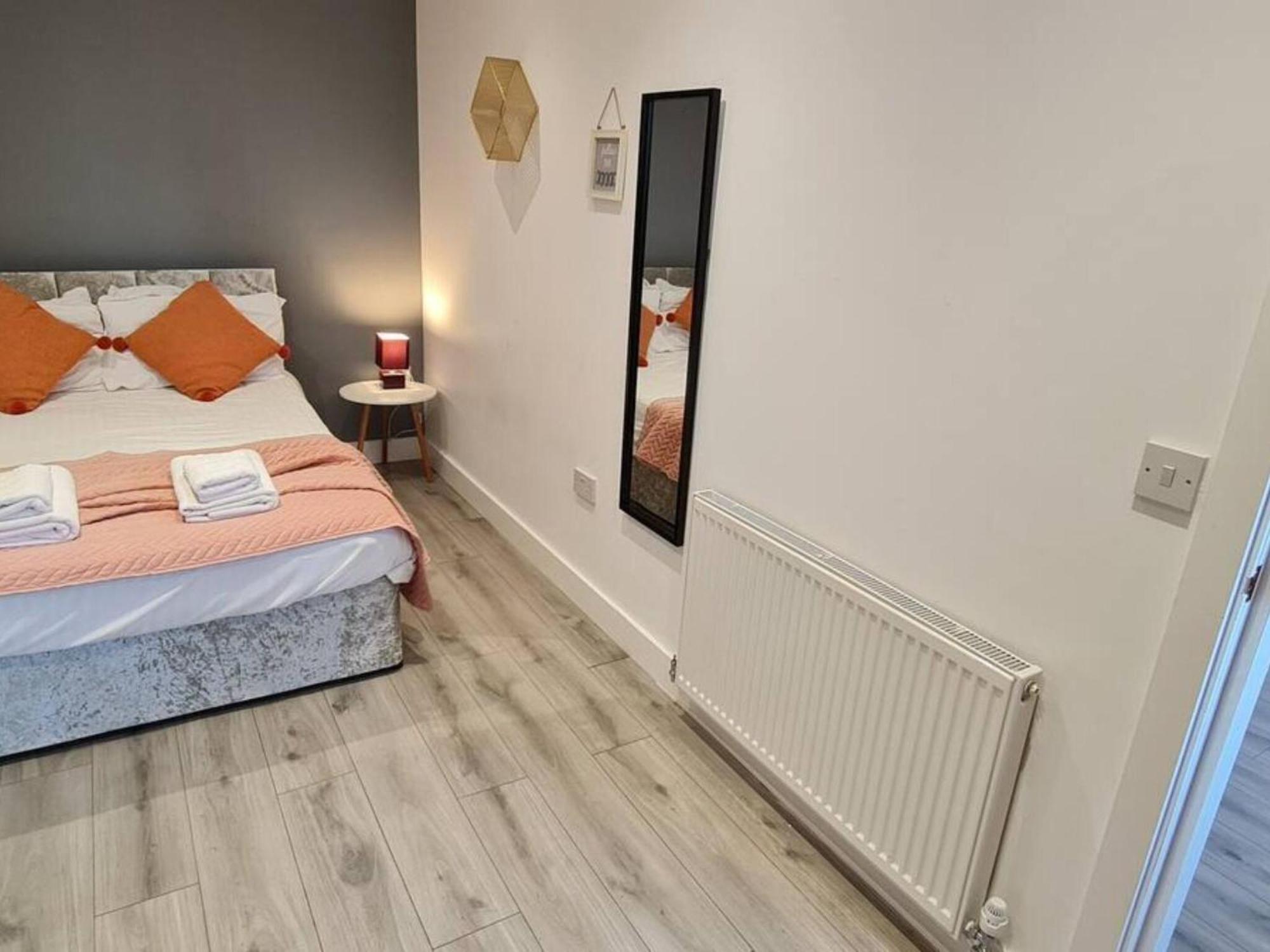 The Ecclesian Deluxe Apartments Near Trafford Centre Eccles Train Station مانشستر المظهر الخارجي الصورة